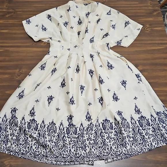 Glam Cream and Navy Casual Dress - Picture 8 of 12